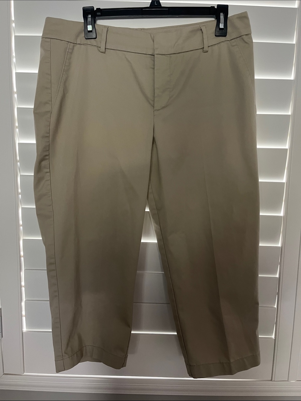 Dockers Women's Light Beige Capris